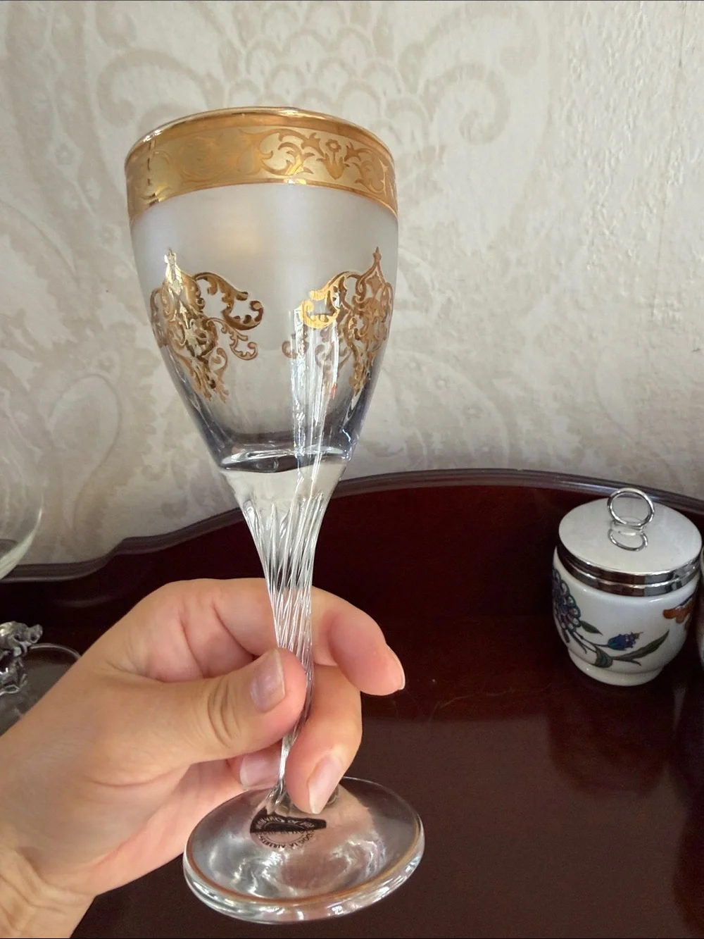Murano  Gold-Trimmed Frosted Wine Glass - Decorative Home Dining Glassware